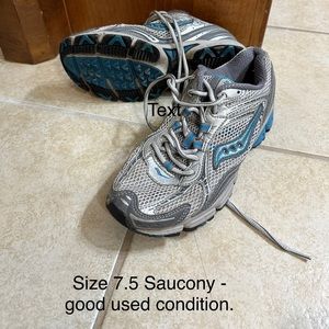 Saucony tennis shoes